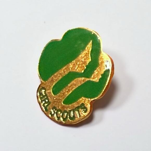Vintage 80s Girl Scouts Lapel Pin Gold Tone Green Enamel USA Made - Picture 1 of 4